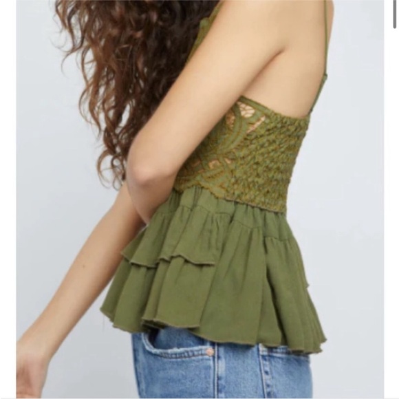 NWT Free People Adella Lace Ruffled Cami Top Olive Sparrow Size Medium - Picture 2 of 16